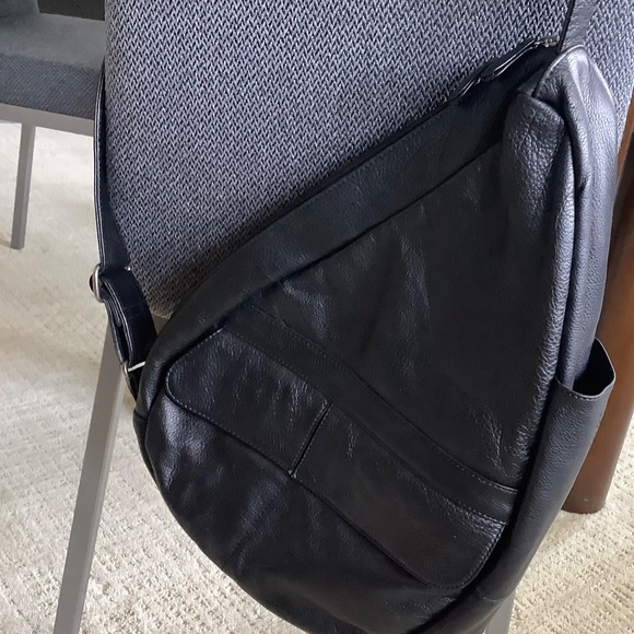 AmeriBag black leather backpack - Picture 5 of 12
